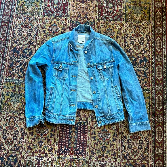 Levi's Jackets & Coats Lovely Levis Denim Jacket Poshmark